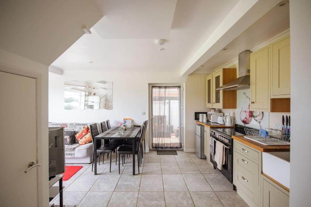 Blackberry Annex. Detached Cottage. Rural Location West Chiltington Exterior foto