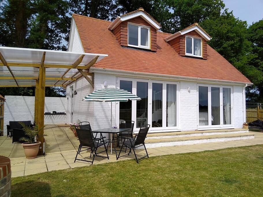 Blackberry Annex. Detached Cottage. Rural Location West Chiltington Exterior foto