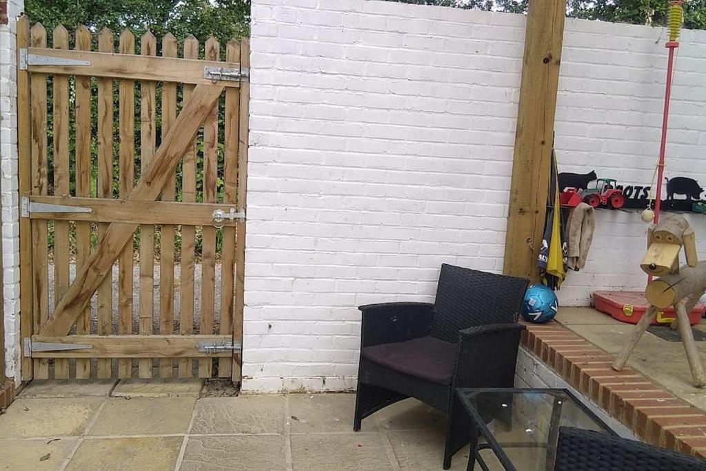 Blackberry Annex. Detached Cottage. Rural Location West Chiltington Exterior foto